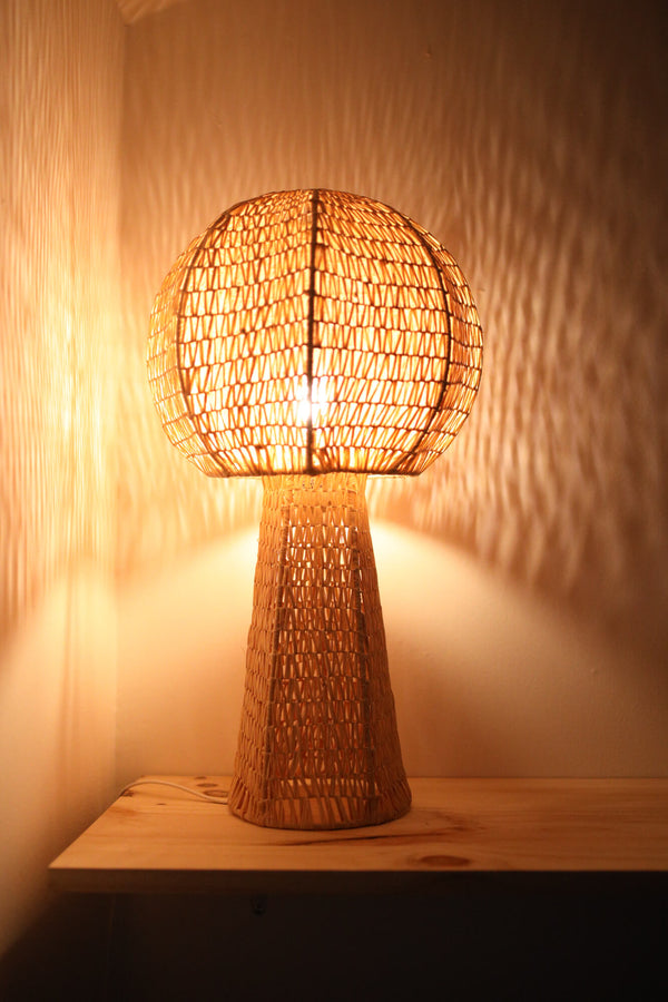 MUSHROOM-SHAPED RAFFIA TABLE LAMP