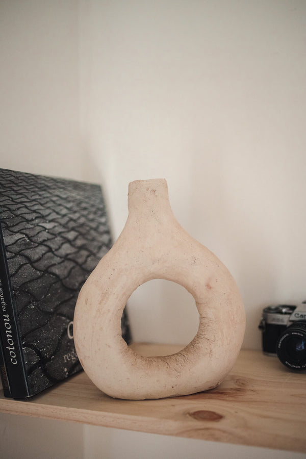 ROUNDED RAW TAMEGROUTE POTTERY VASE
